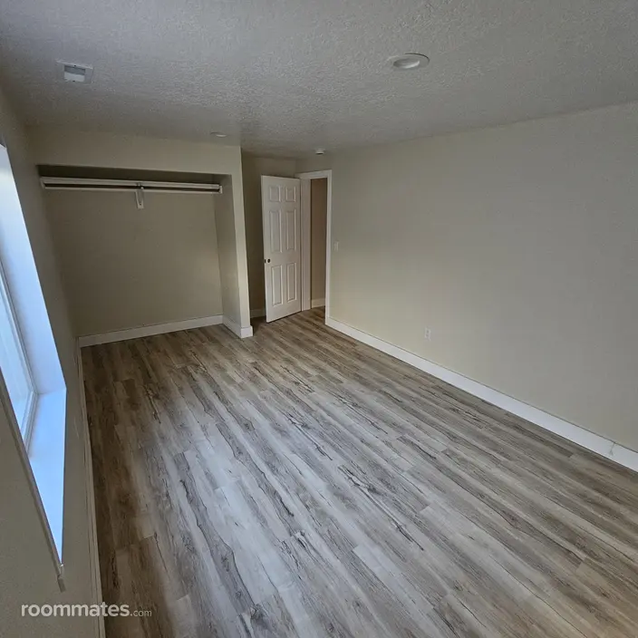 Room for rent in West Valley City, UT $875, house