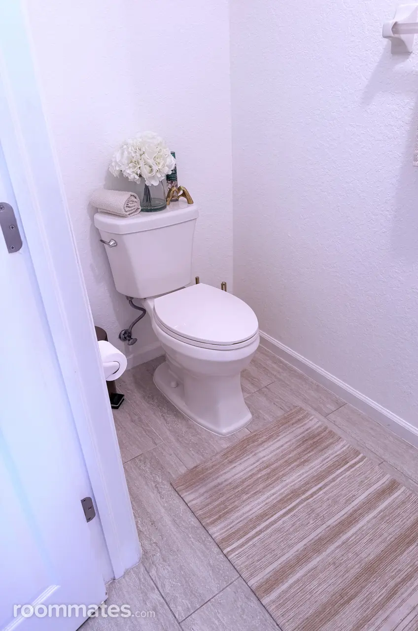 Profile photo 6 of 10