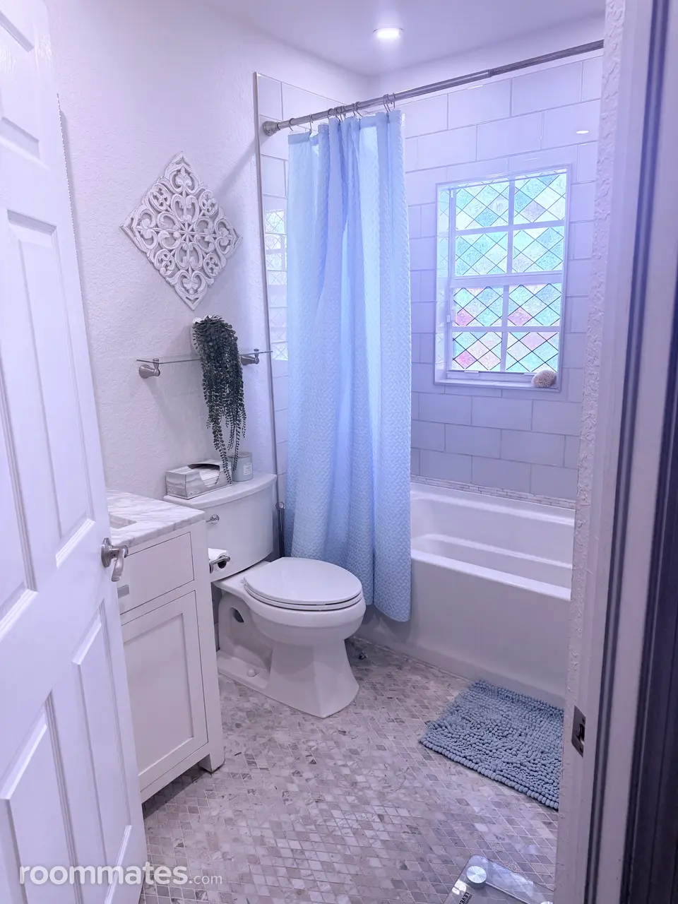 Profile photo 7 of 10