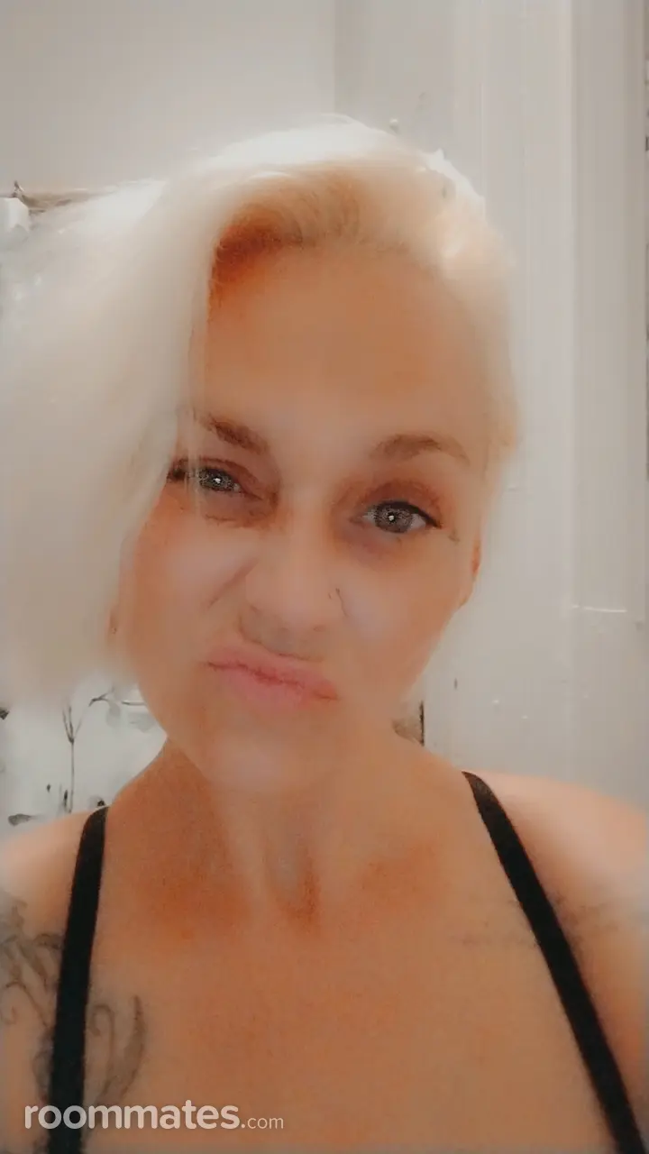 Profile photo 1 of 4