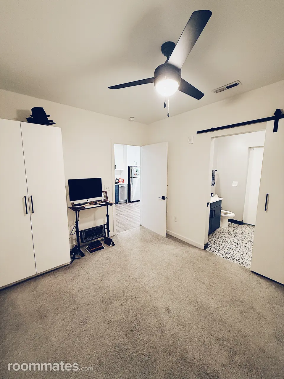 Profile photo 3 of 19