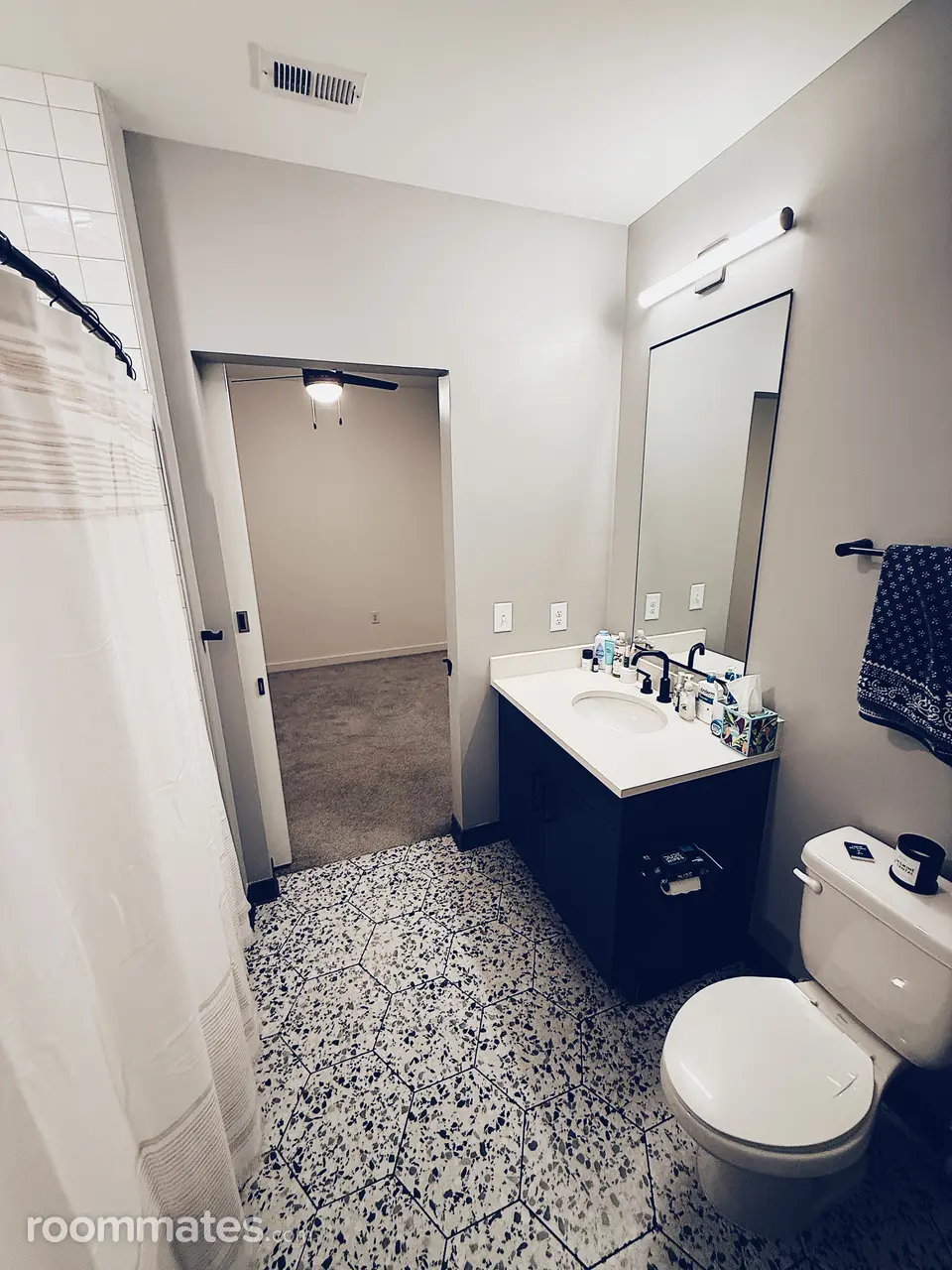 Profile photo 5 of 19