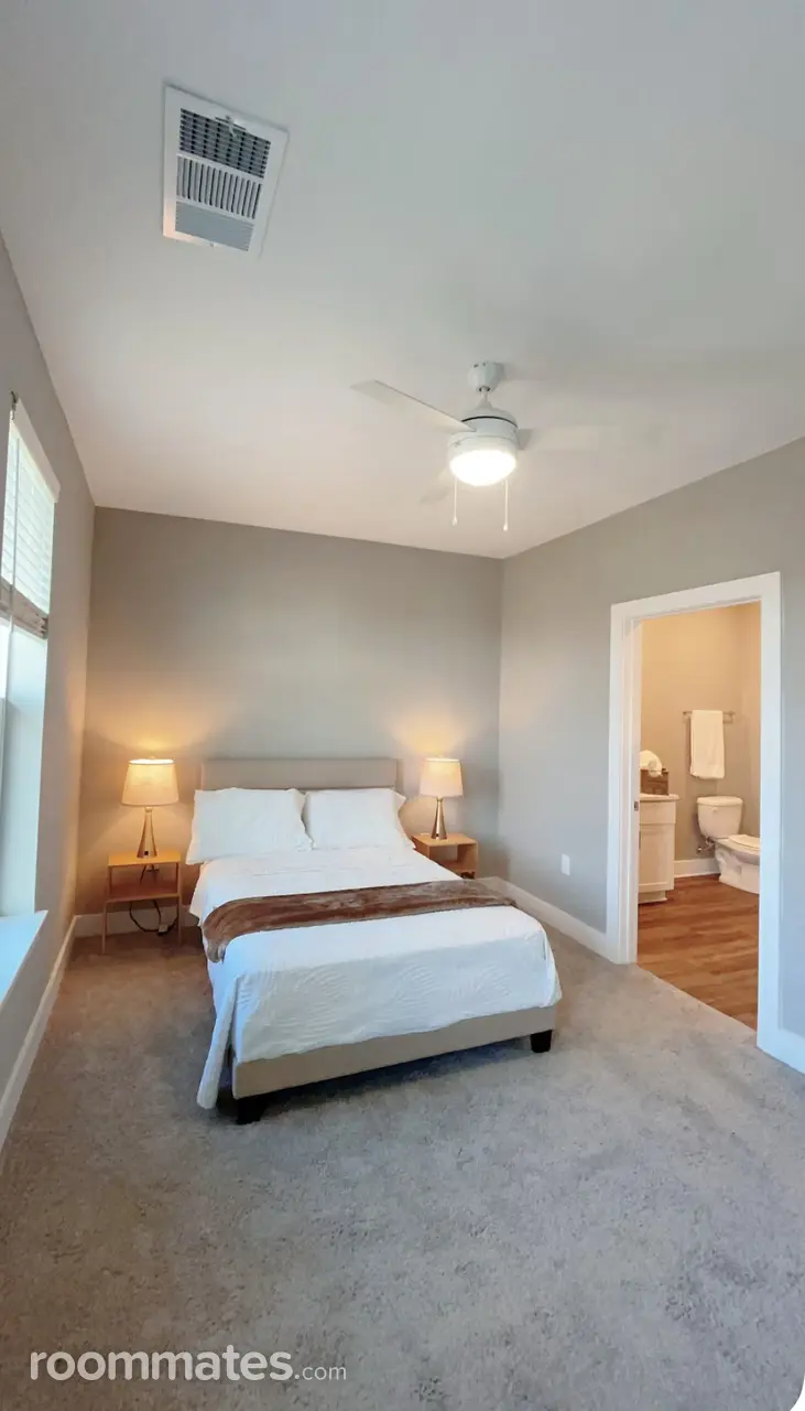 Profile photo 6 of 11