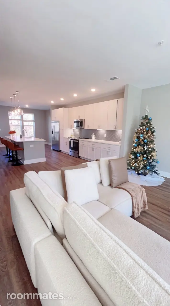 Profile photo 9 of 11