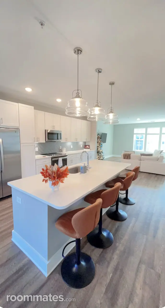 Profile photo 2 of 11