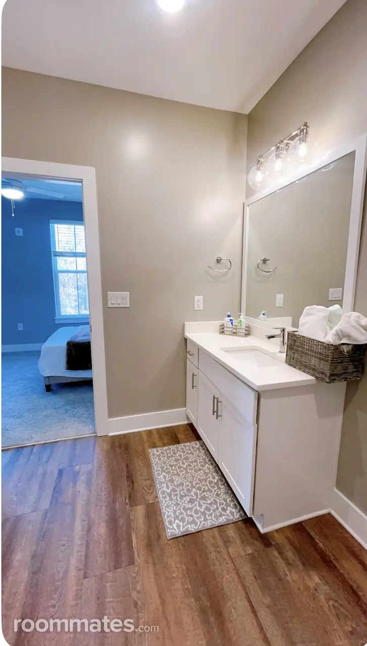 Profile photo 8 of 11