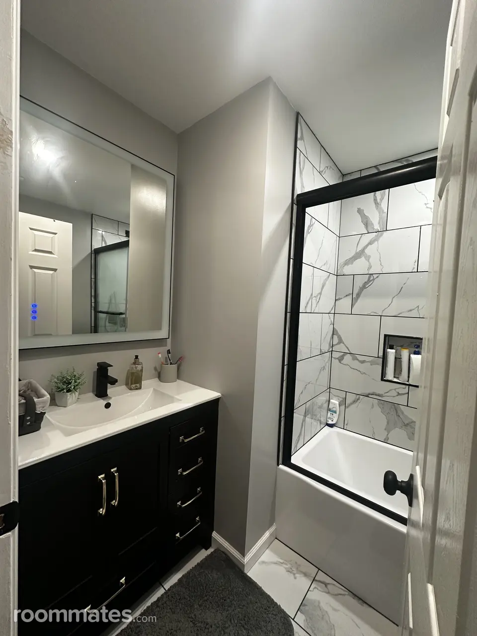 Profile photo 6 of 13