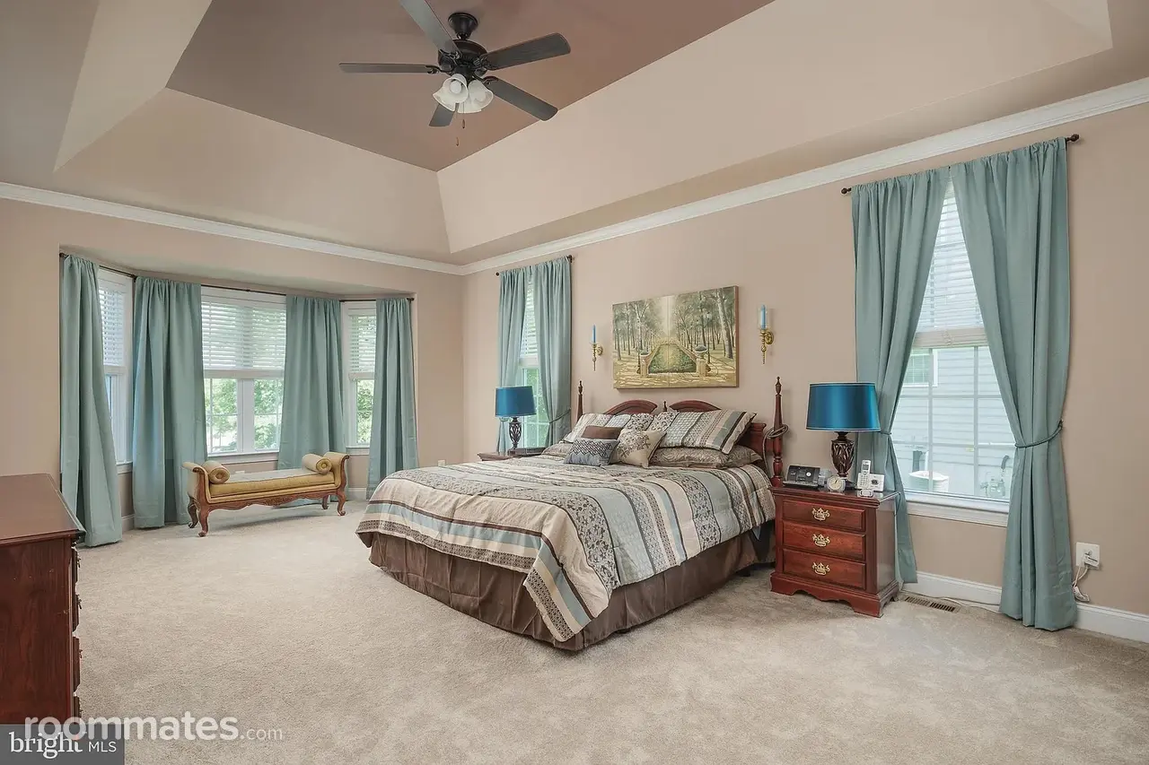 Profile photo 1 of 8