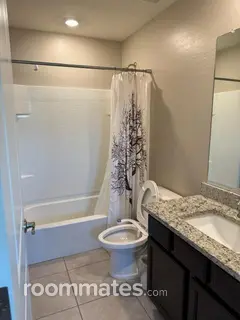 Room for rent in Phoenix, AZ $900, house