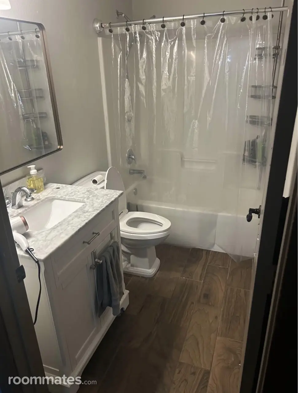 Profile photo 3 of 4