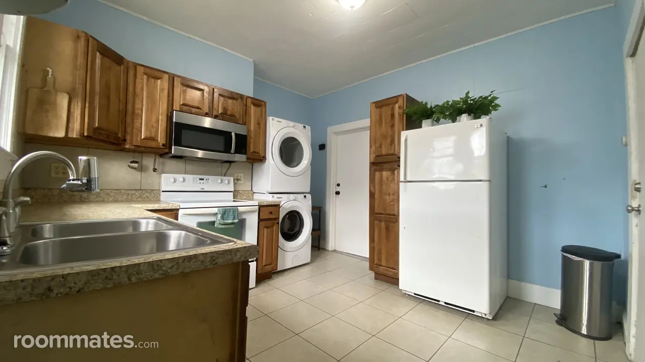 Profile photo 4 of 7