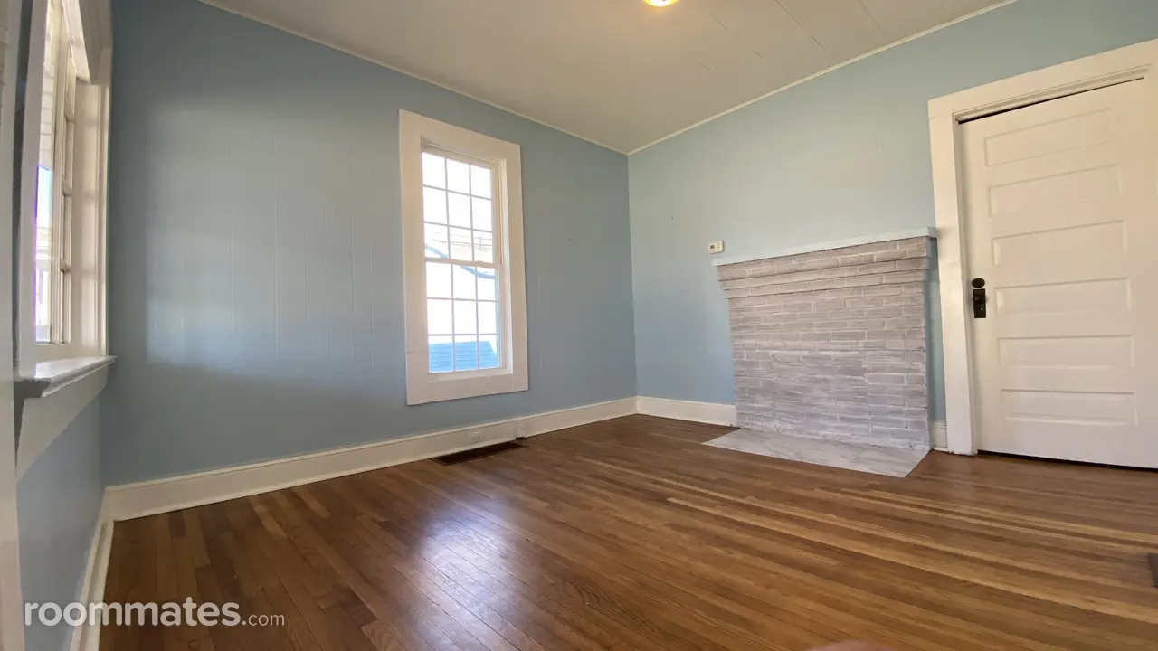 Profile photo 3 of 7