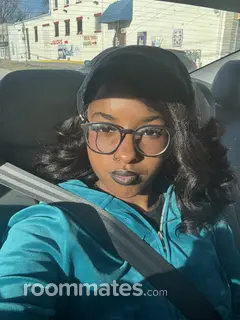 Roommate looking Louisville, KY, $700