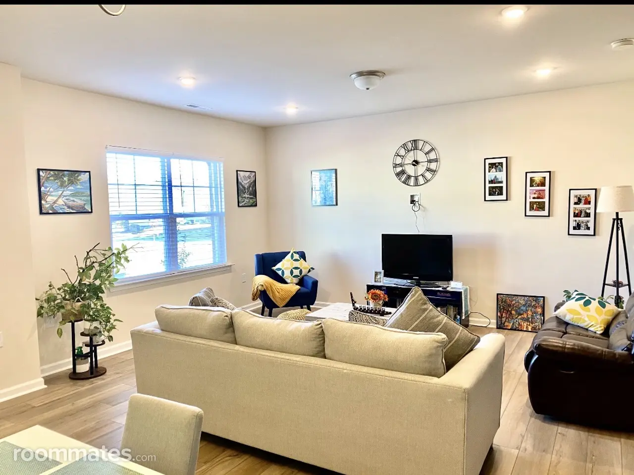 Profile photo 7 of 11