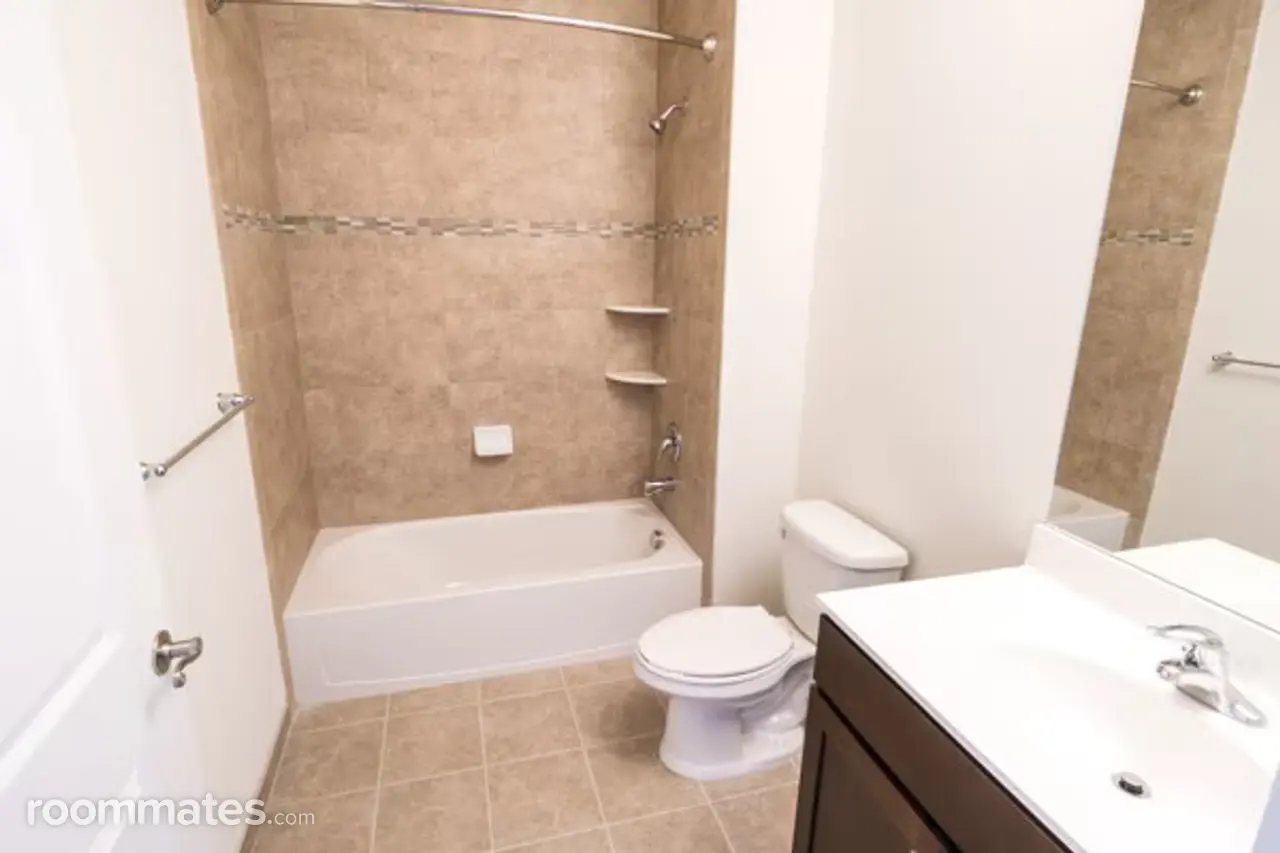 Profile photo 3 of 8