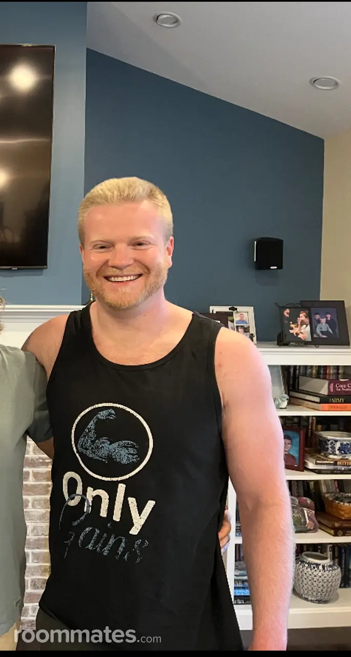 Profile photo 9 of 9