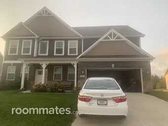 Room for rent in Greenwood, IN $900, house
