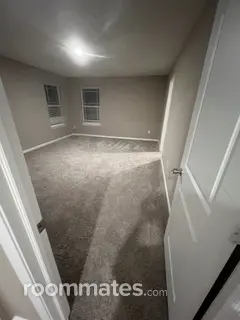 Room for rent in Greenwood, IN $800, house