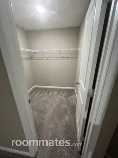 Room for rent in Greenwood, IN $800, house