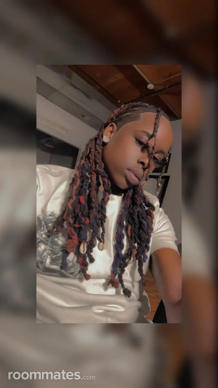 Profile photo 1 of 1