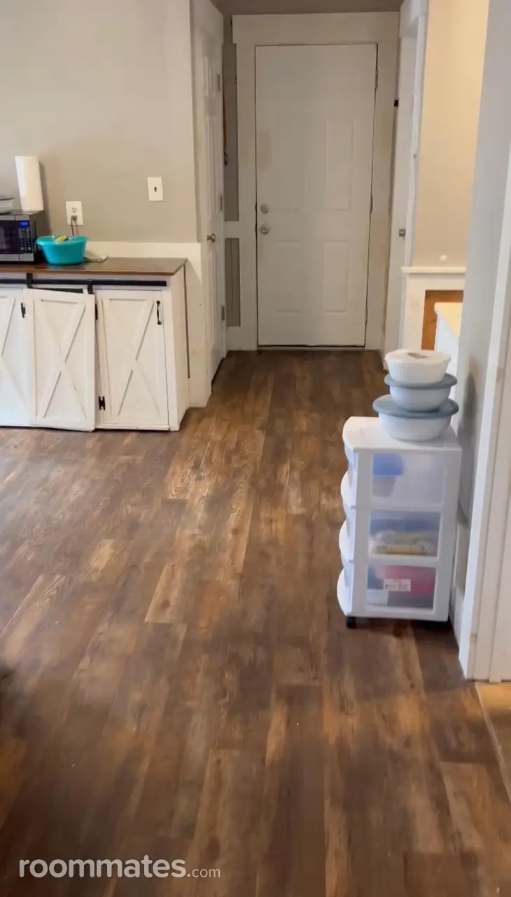 Profile photo 2 of 8