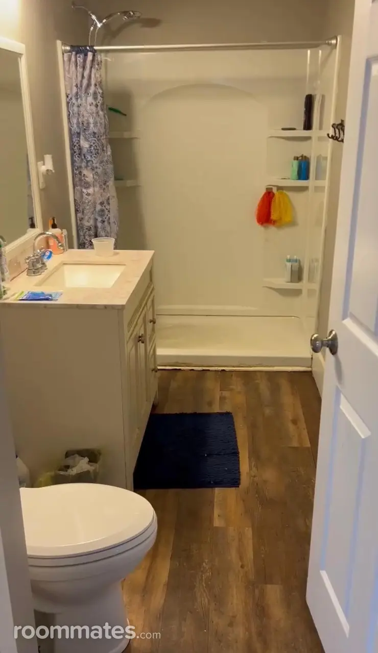 Profile photo 6 of 8