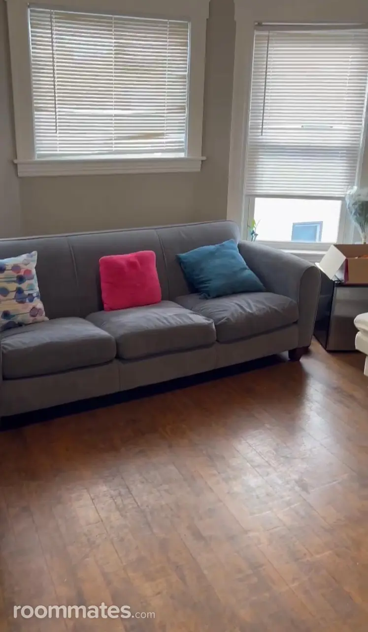 Profile photo 7 of 8