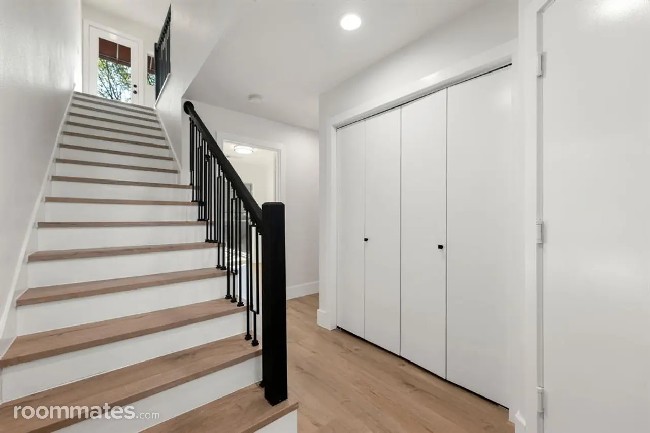 Profile photo 5 of 8