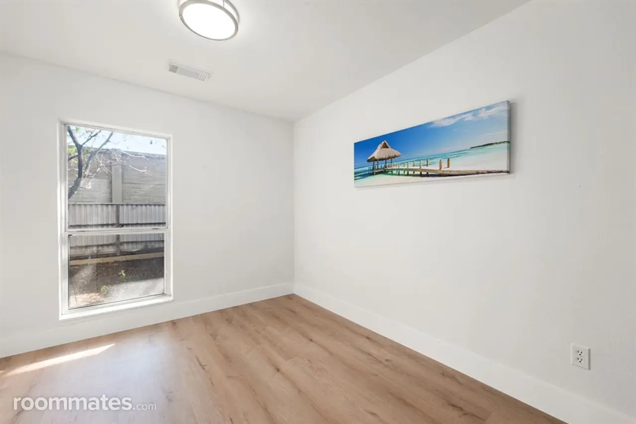 Profile photo 2 of 8