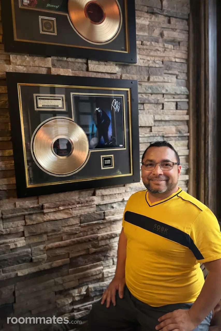 Profile photo 1 of 1