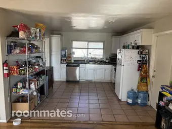 Room for rent in Albuquerque, NM $581, house