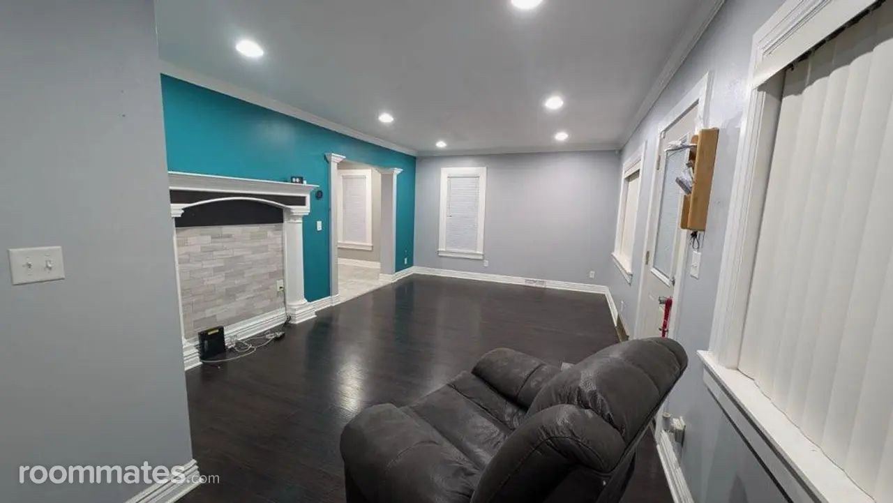 Profile photo 4 of 11