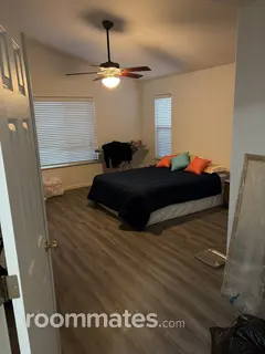 Room for rent in Modesto, CA $800, house