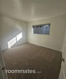 Room for rent in Santa Rosa, CA $1000, house