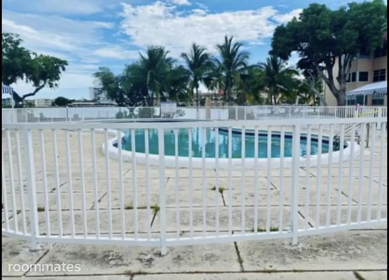 Profile photo 7 of 8