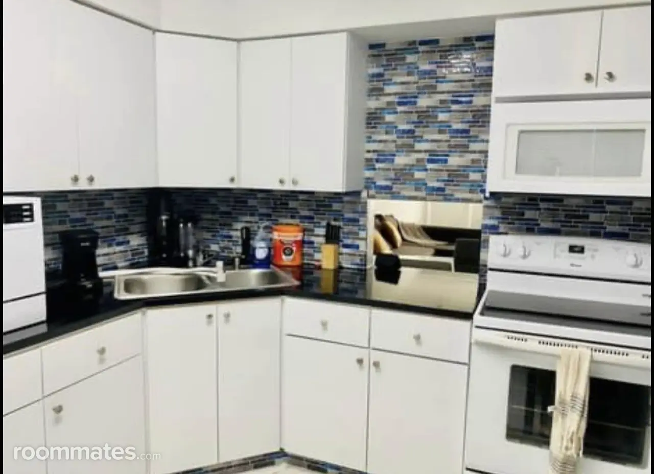 Profile photo 4 of 8