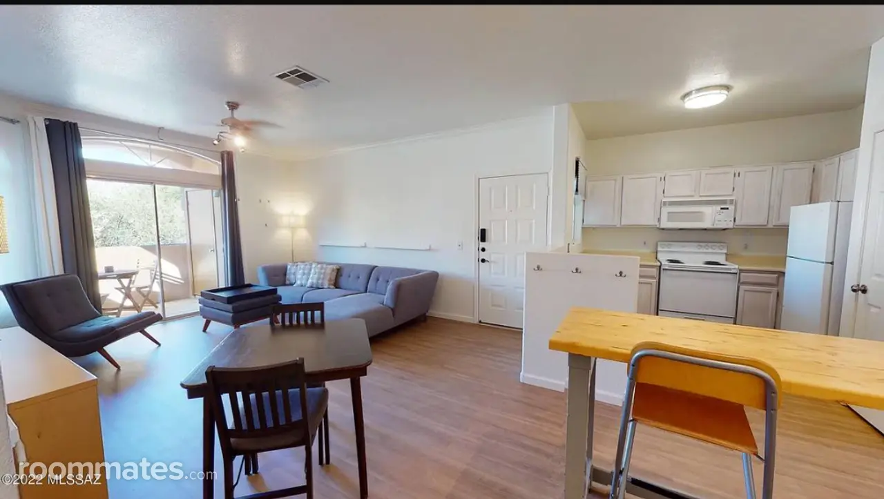 Profile photo 10 of 11