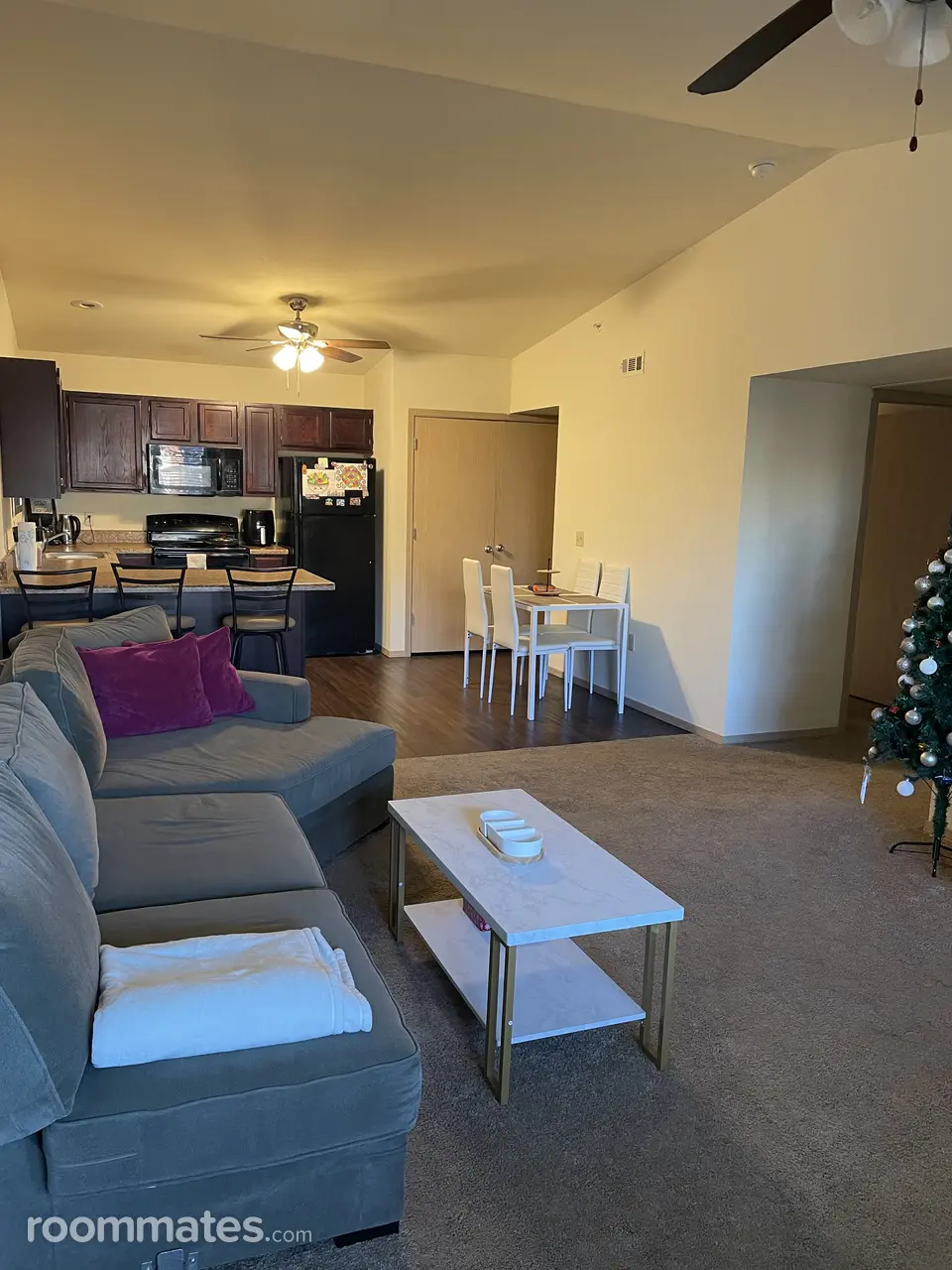 Profile photo 3 of 13