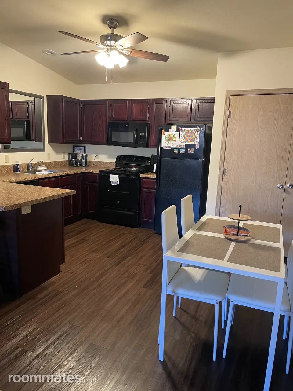 Profile photo 4 of 13