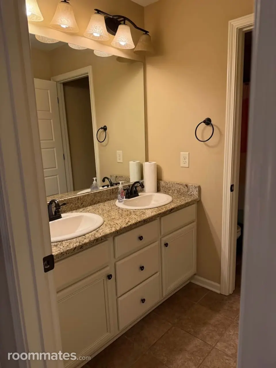 Profile photo 3 of 10