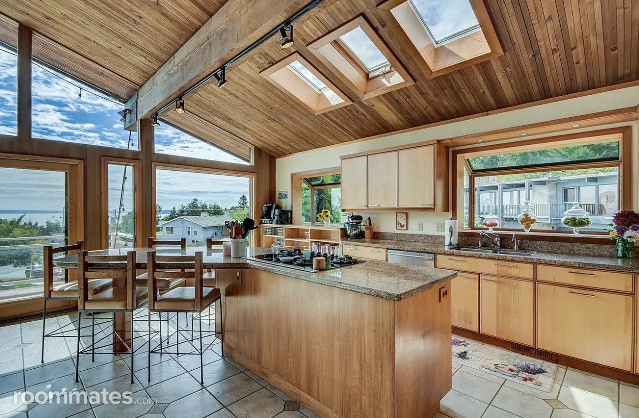 Profile photo 8 of 11