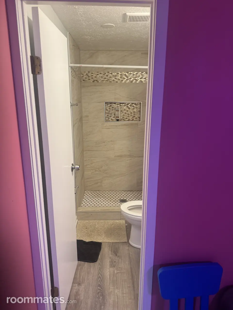 Profile photo 1 of 10