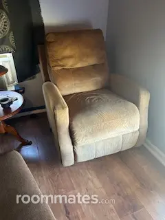 Room for rent in Gonzales, LA $400, house