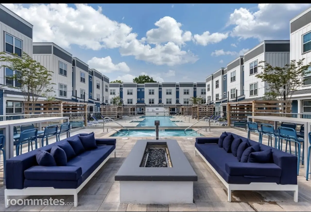 Profile photo 3 of 4