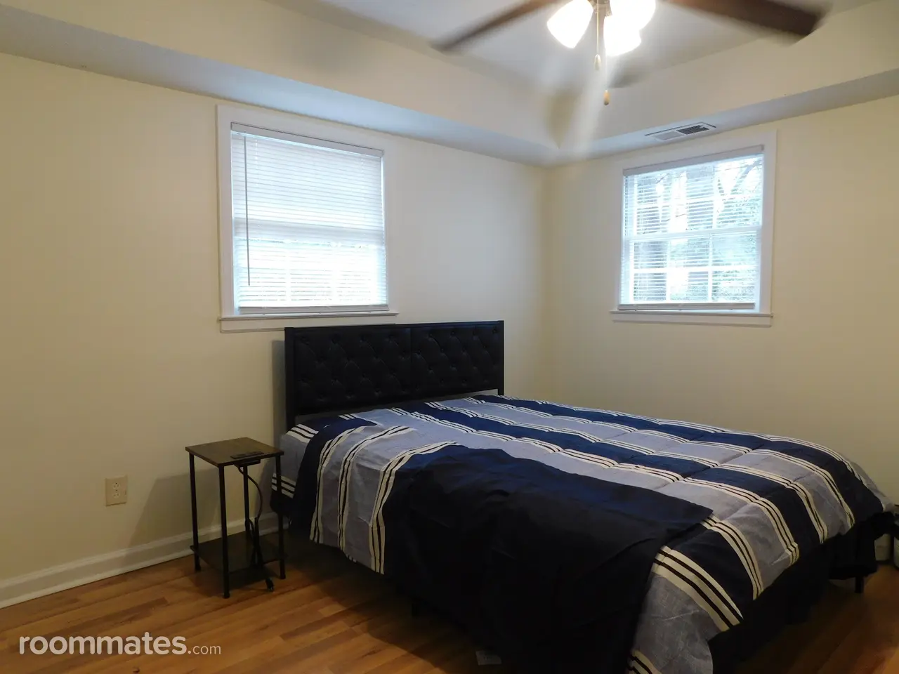 Profile photo 7 of 11