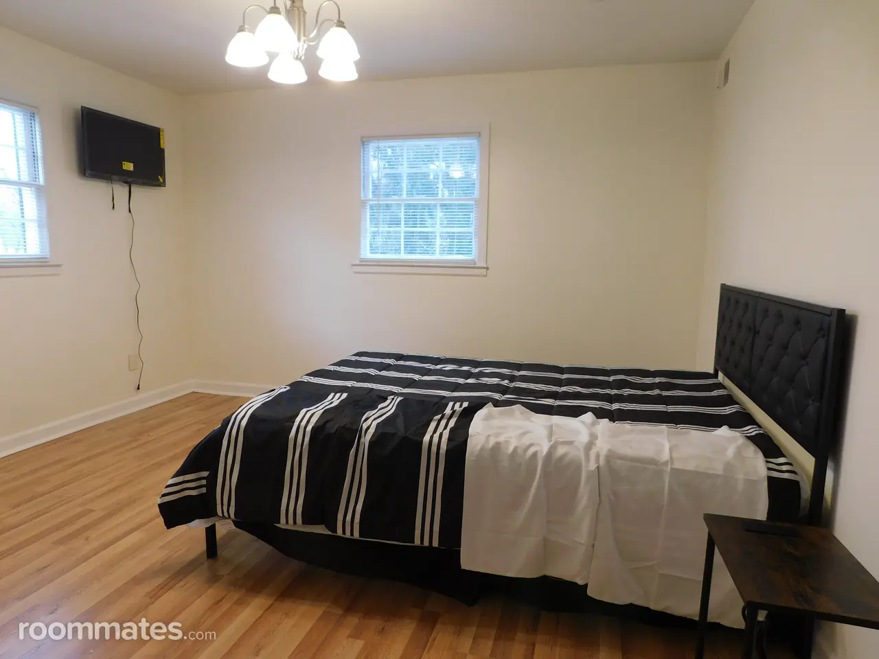 Profile photo 6 of 11