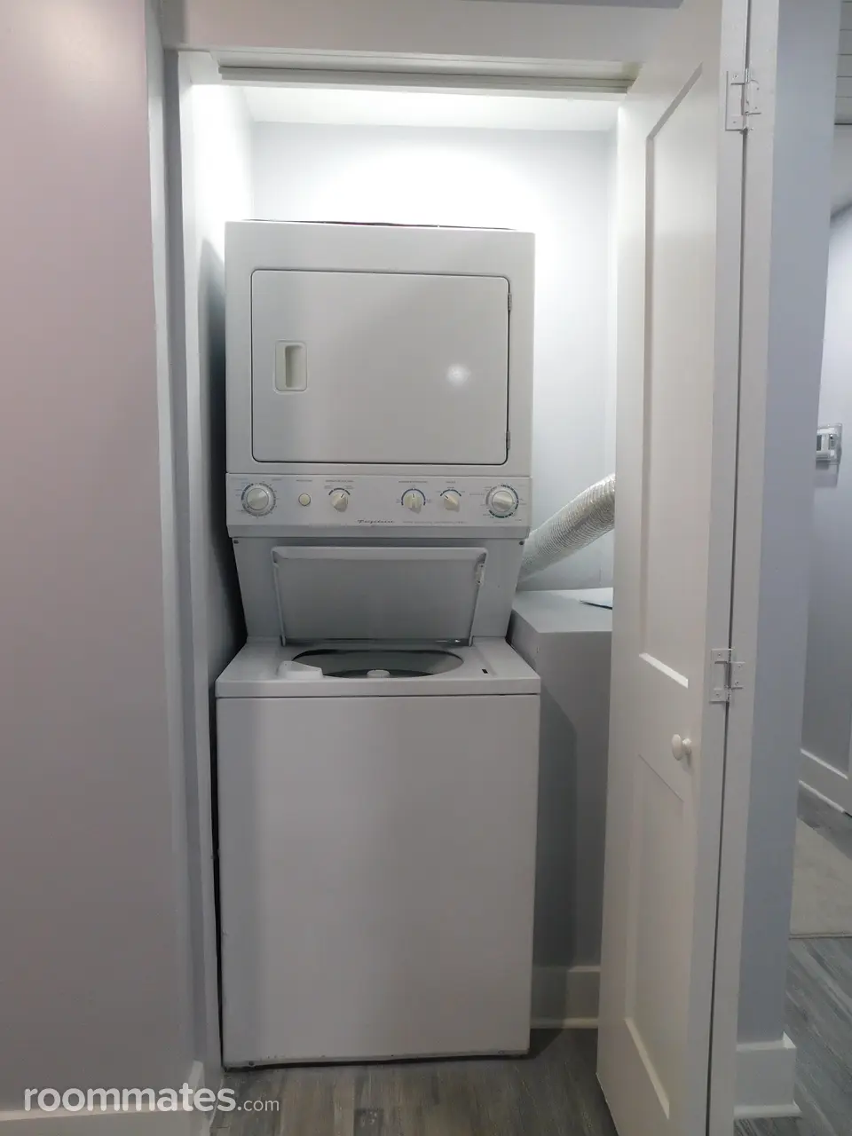 Profile photo 10 of 11