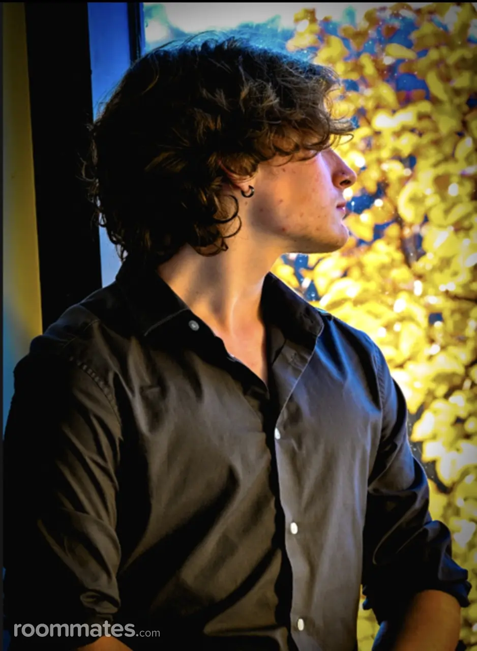 Profile photo 4 of 4