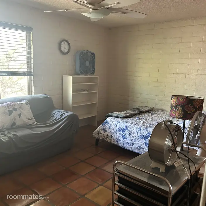 Room for rent in Tucson, AZ $800, house