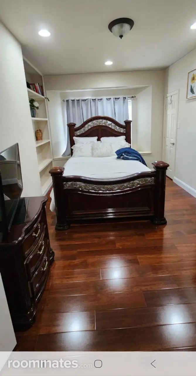 Profile photo 1 of 4